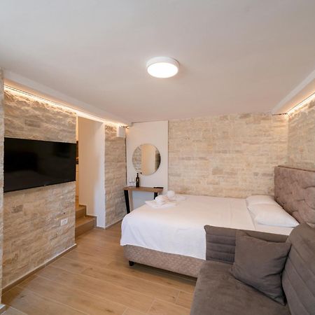 Christian Studio Apartments Umag Exterior photo