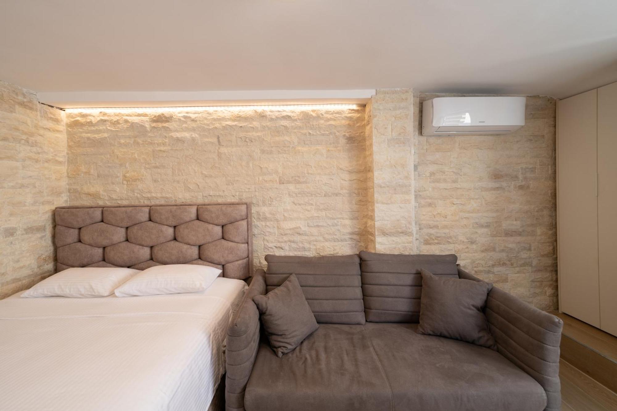 Christian Studio Apartments Umag Exterior photo