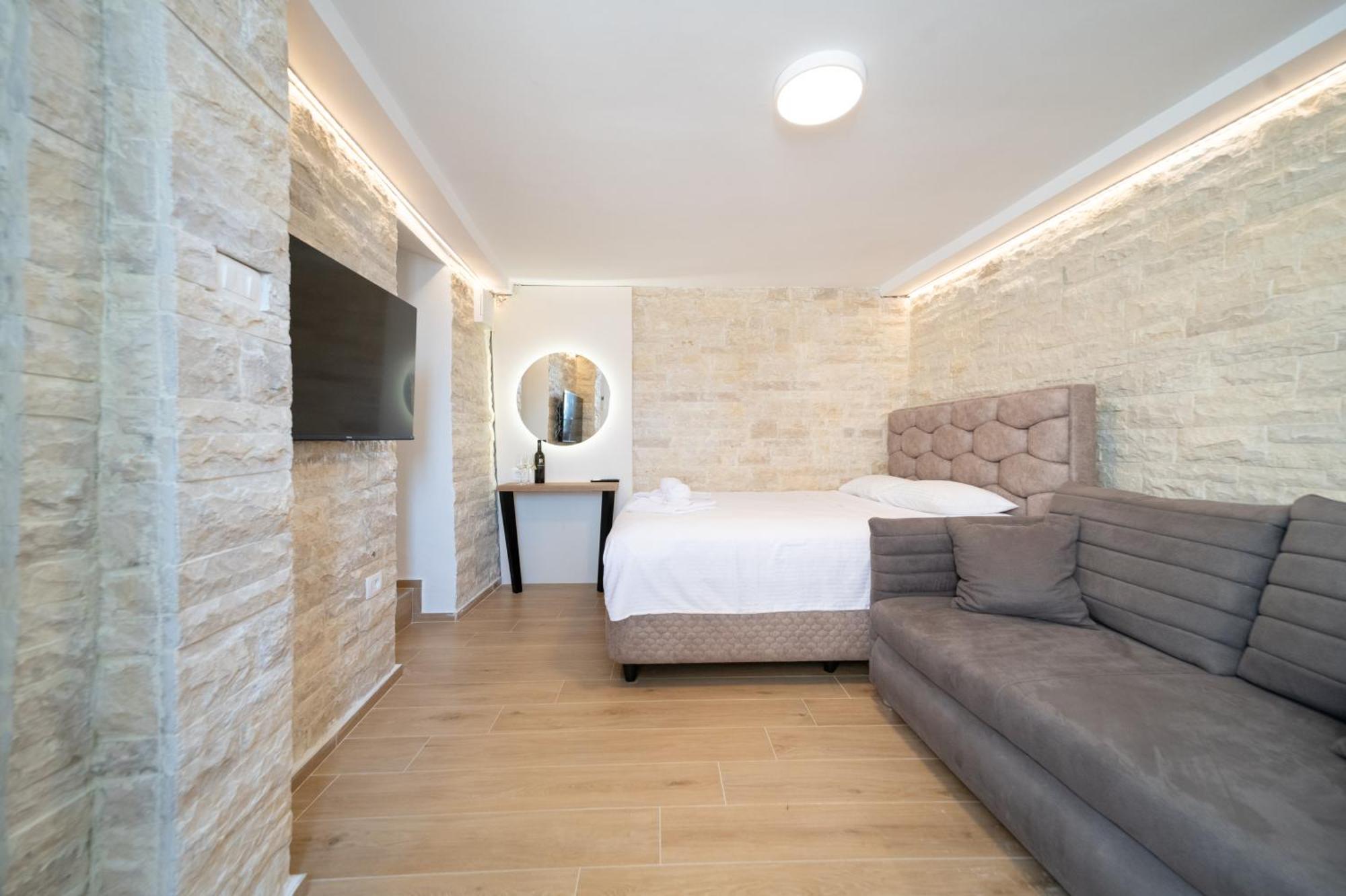 Christian Studio Apartments Umag Exterior photo
